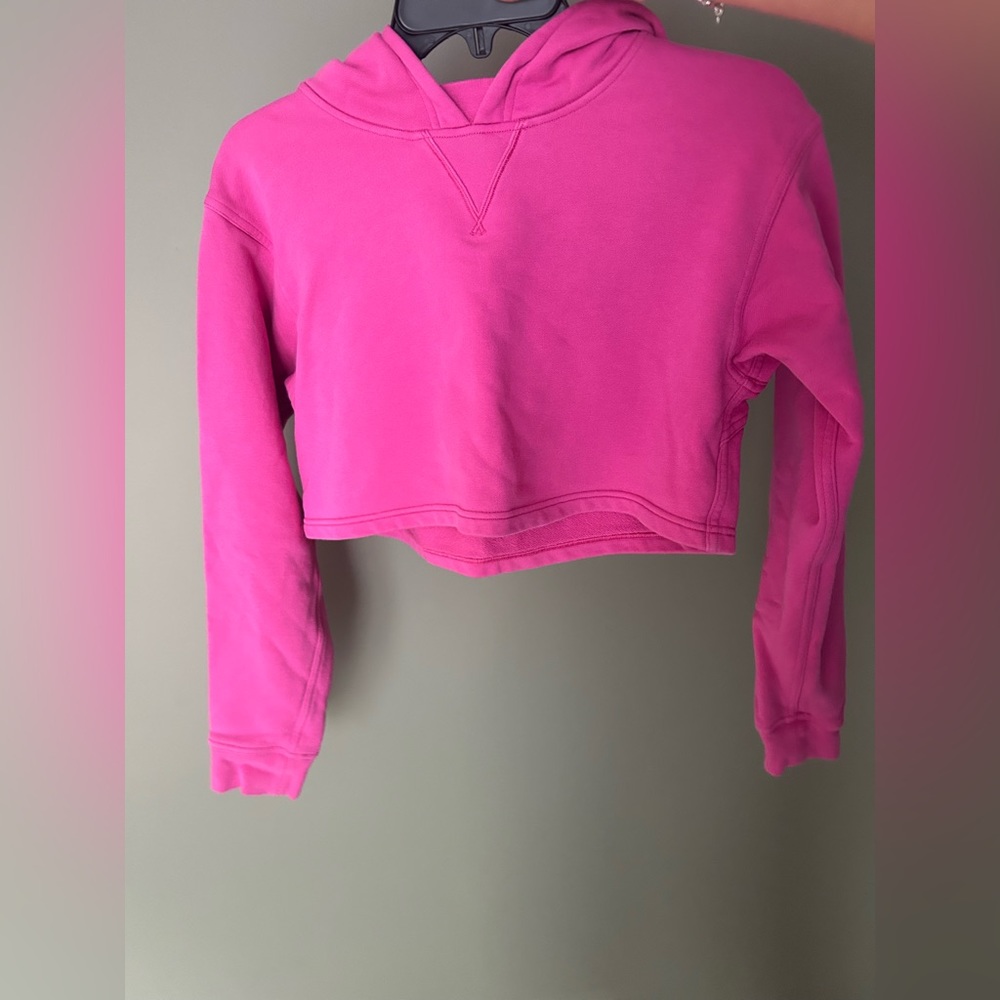 LULULEMON sweatshirts all yours cropped hoodie worn 3 times perfect condition